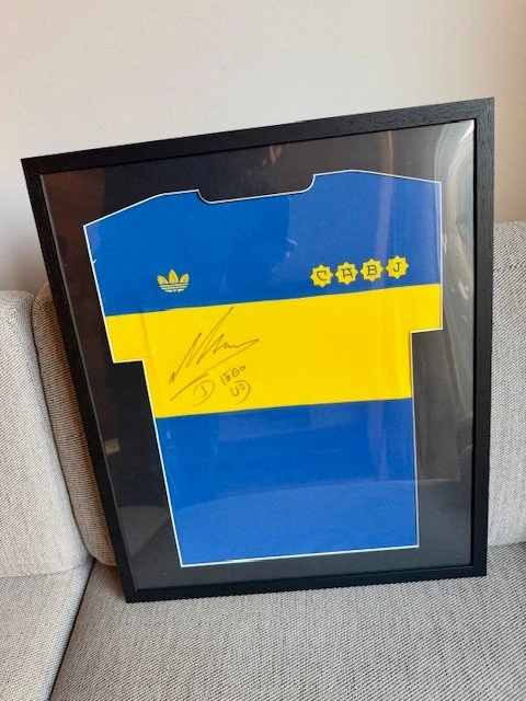 cover image of the auction item