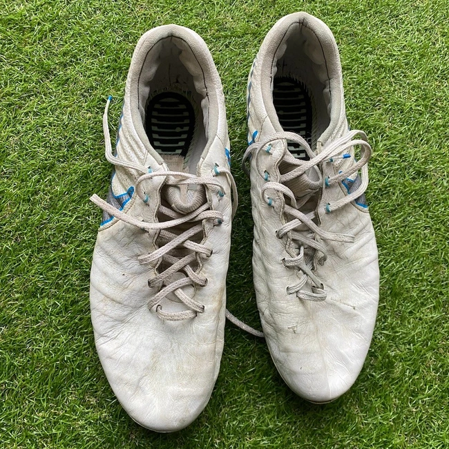 cover image of the auction item