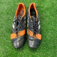 cover image of the auction item