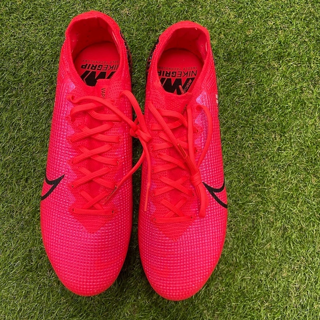 cover image of the auction item