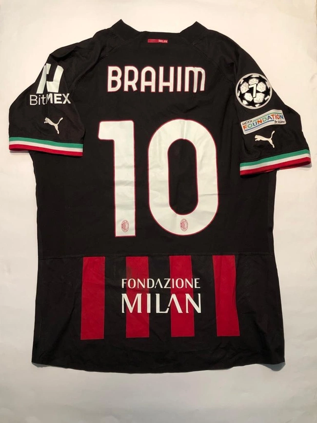 cover image of the auction item