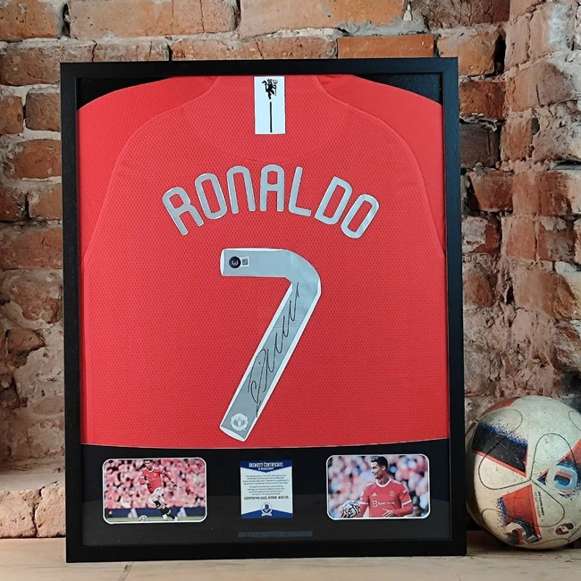 cover image of the auction item