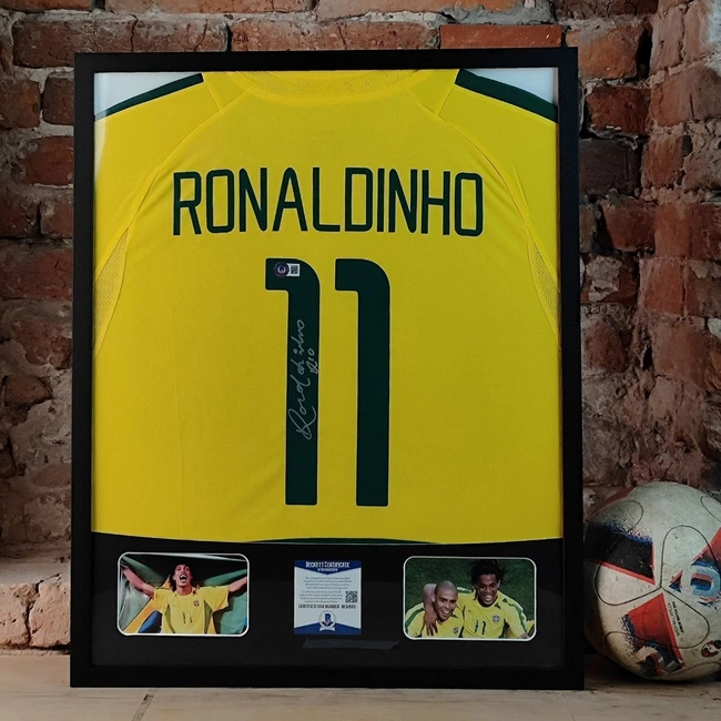 cover image of the auction item