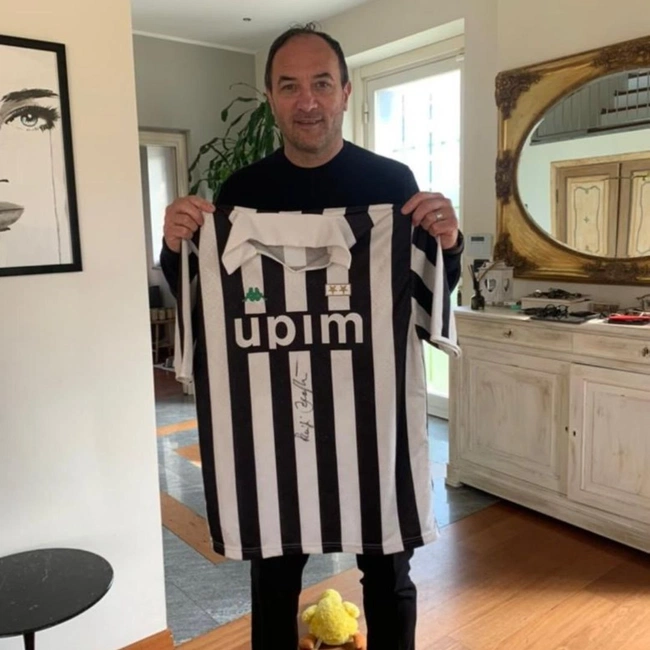 cover image of the auction item