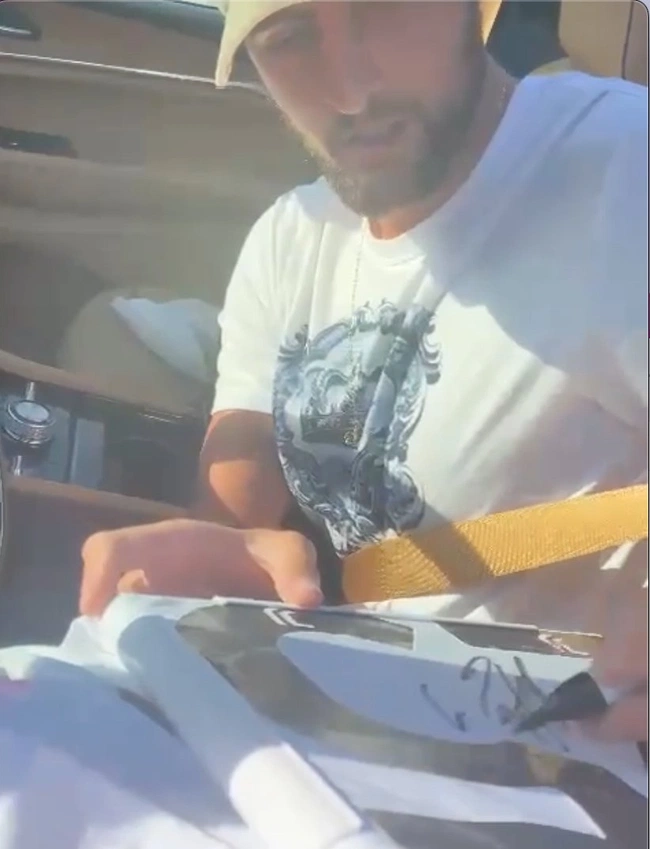 cover image of the auction item