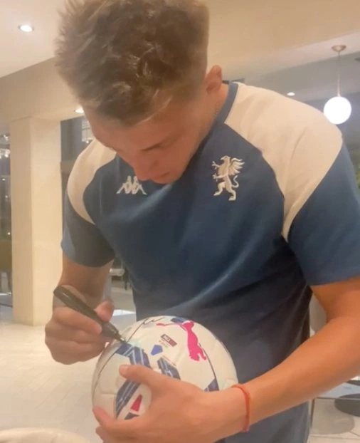 cover image of the auction item