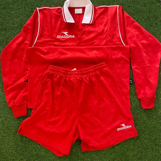 cover image of the auction item