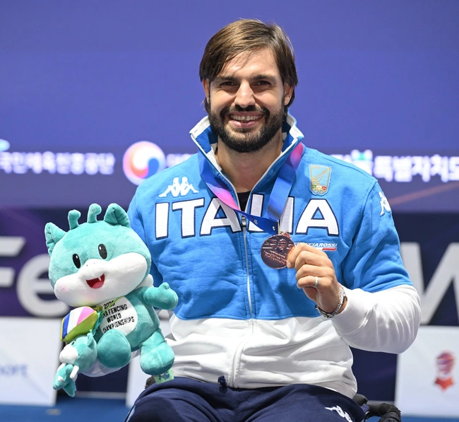 cover image of the auction item