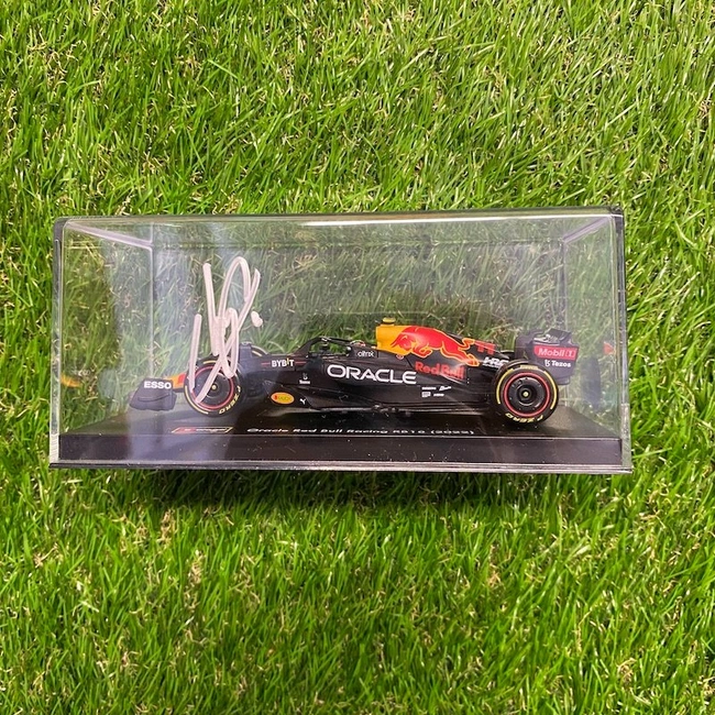 cover image of the auction item