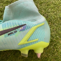 cover image of the auction item