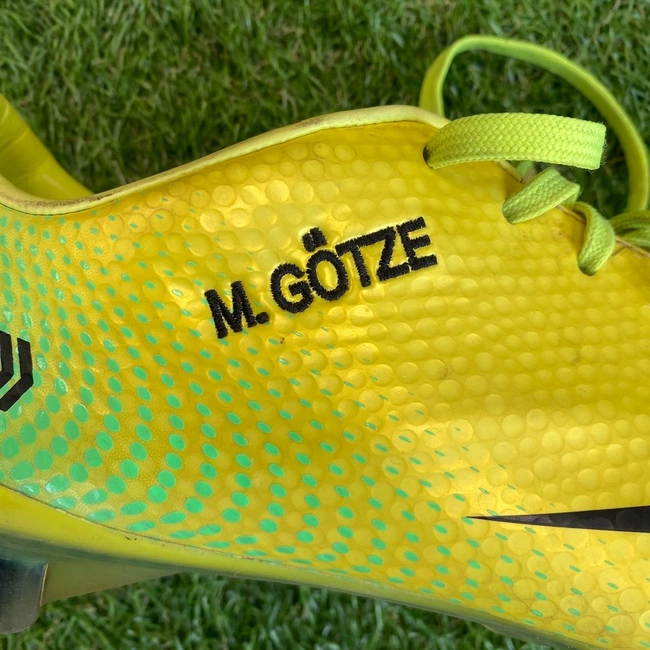 cover image of the auction item