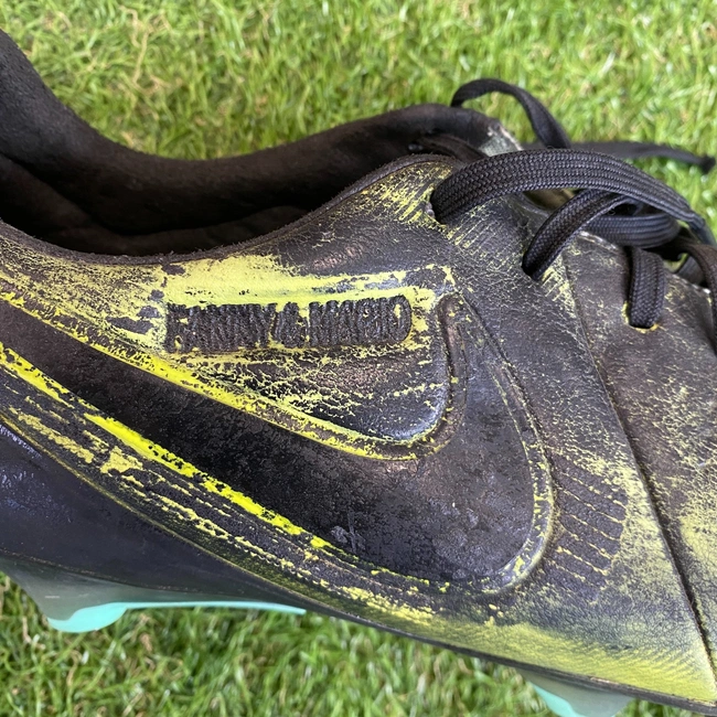 cover image of the auction item