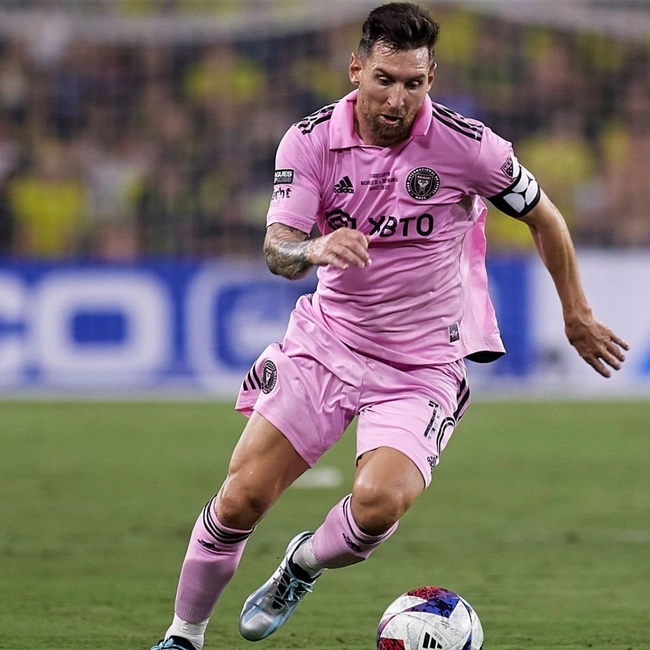 cover image of the auction item