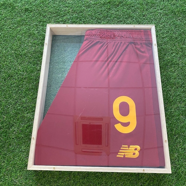 cover image of the auction item