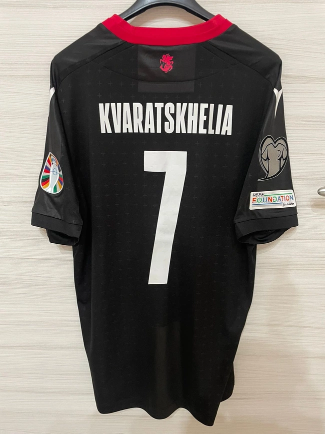 cover image of the auction item