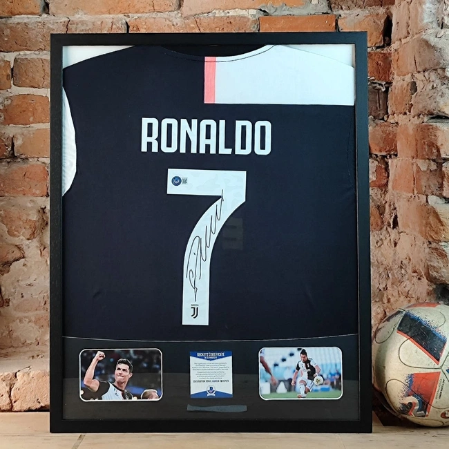 cover image of the auction item