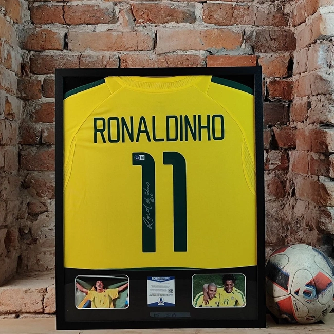 cover image of the auction item