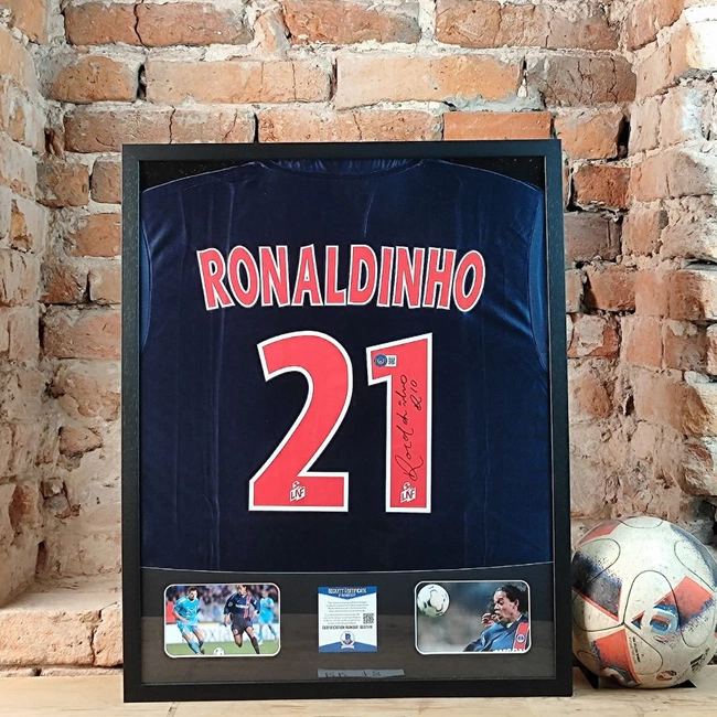 cover image of the auction item