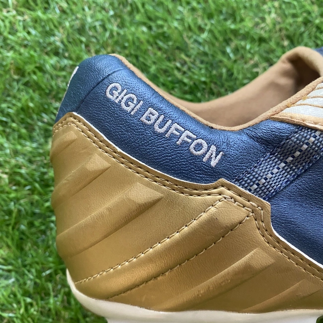 cover image of the auction item