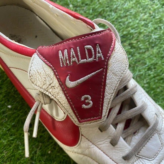 cover image of the auction item