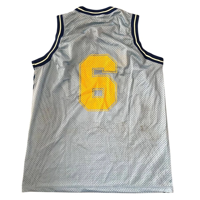 cover image of the auction item