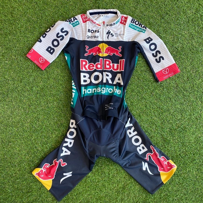 cover image of the auction item