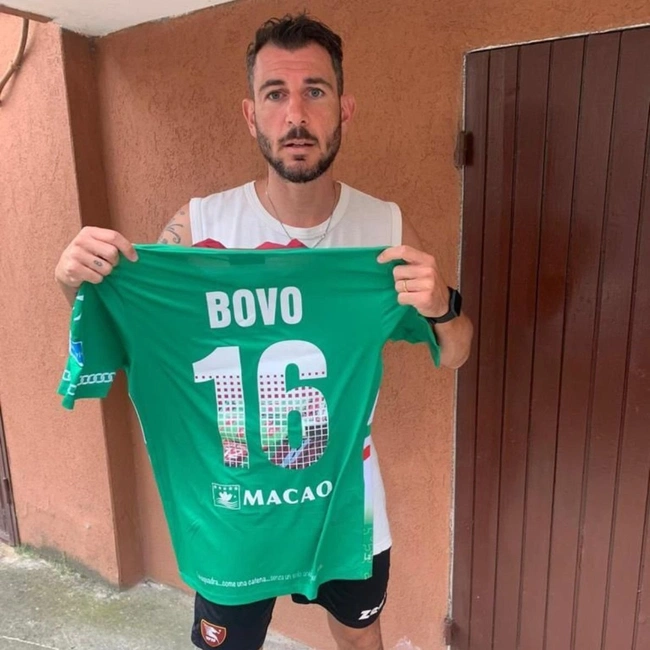 cover image of the auction item