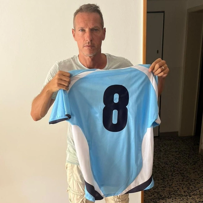 cover image of the auction item