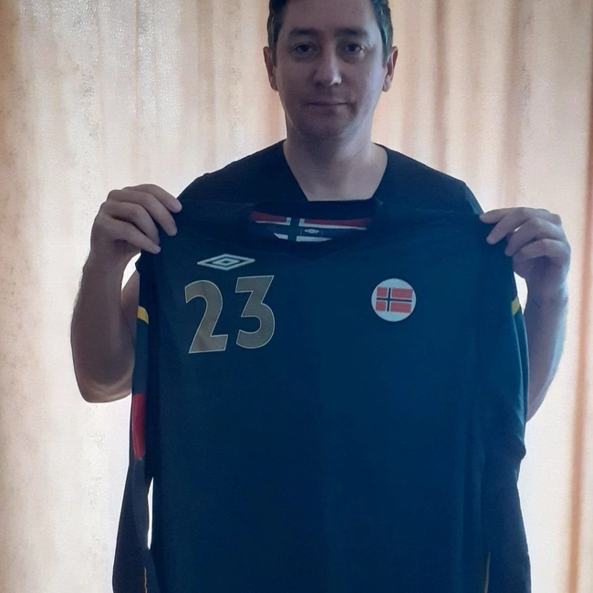 cover image of the auction item