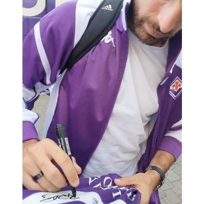 cover image of the auction item