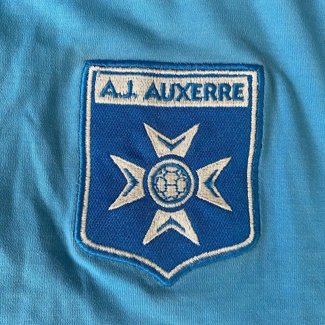 cover image of the auction item