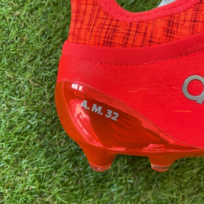 cover image of the auction item