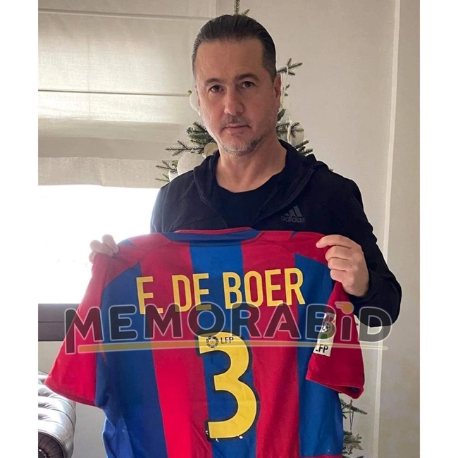 cover image of the auction item