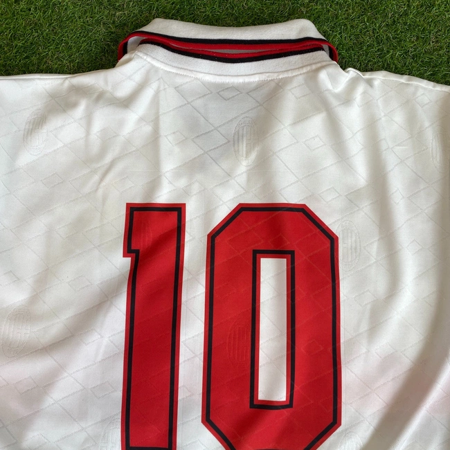 cover image of the auction item