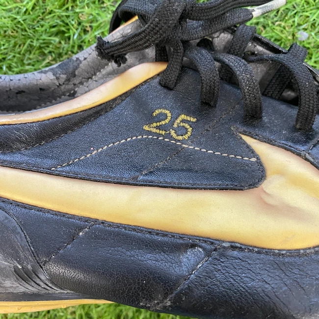 cover image of the auction item