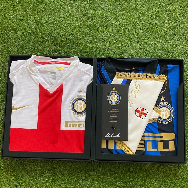 cover image of the auction item