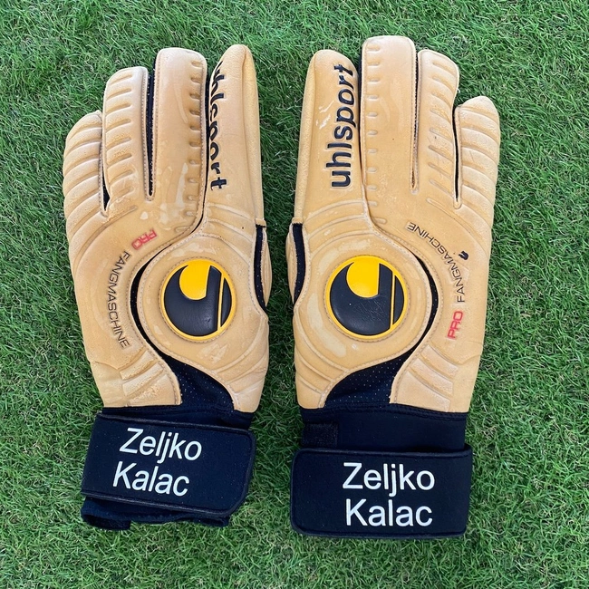 cover image of the auction item