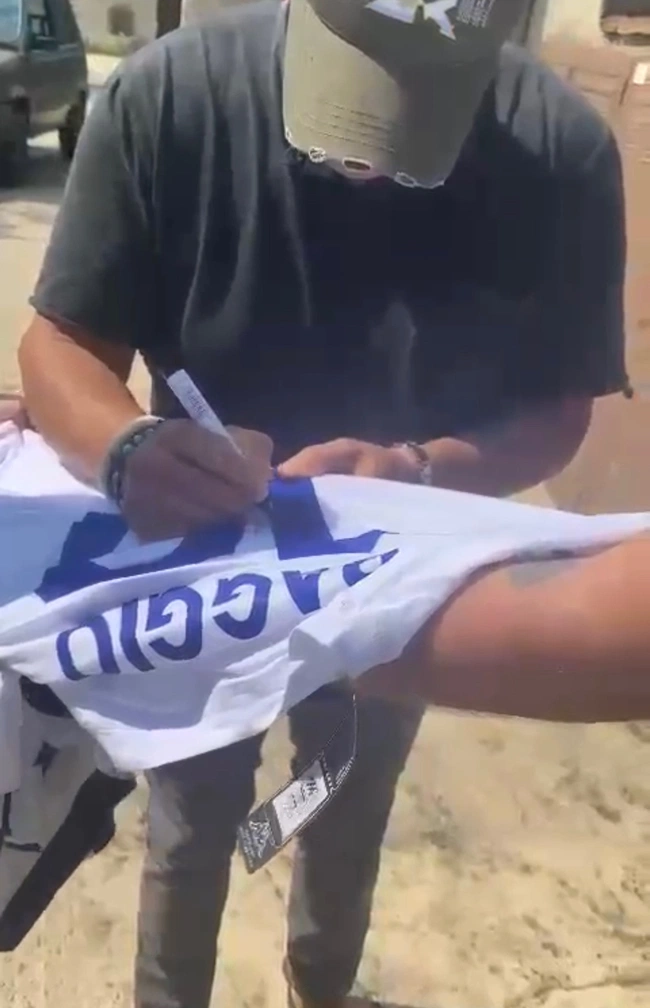 cover image of the auction item