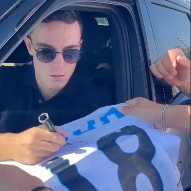 cover image of the auction item