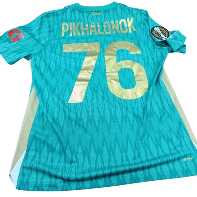 cover image of the auction item