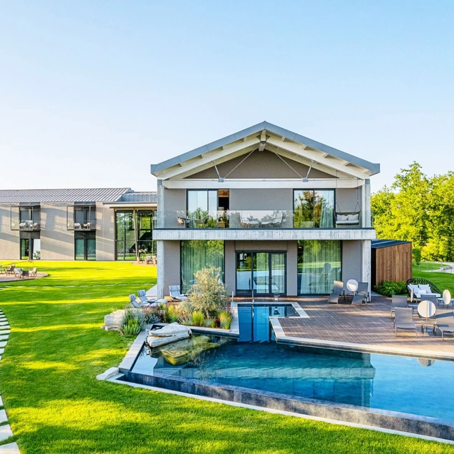 cover of the auction item