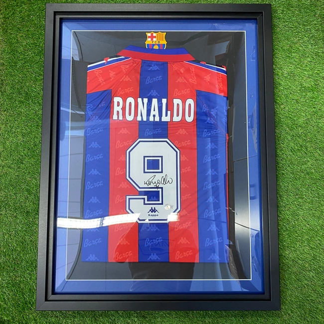 cover image of the auction item