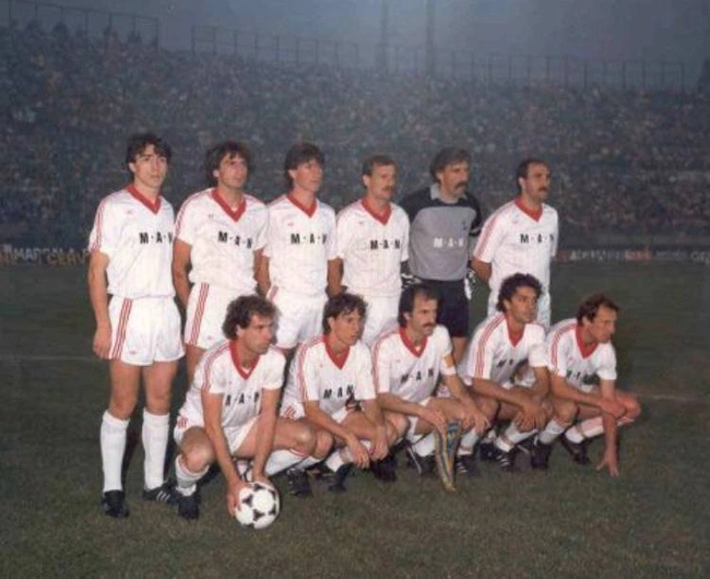 cover image of the auction item