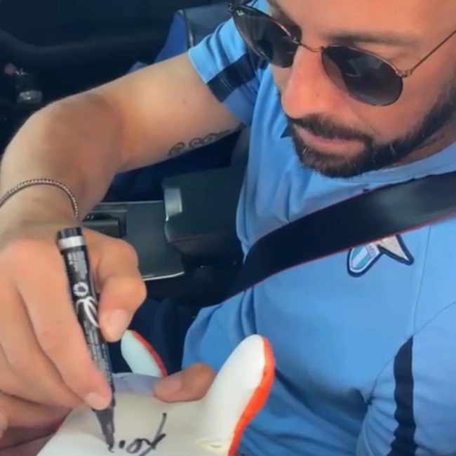 cover image of the auction item