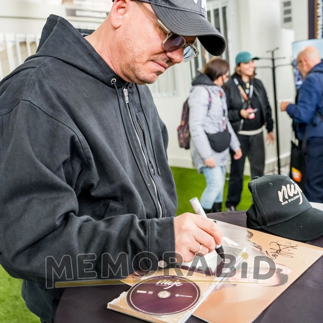 cover of the auction item