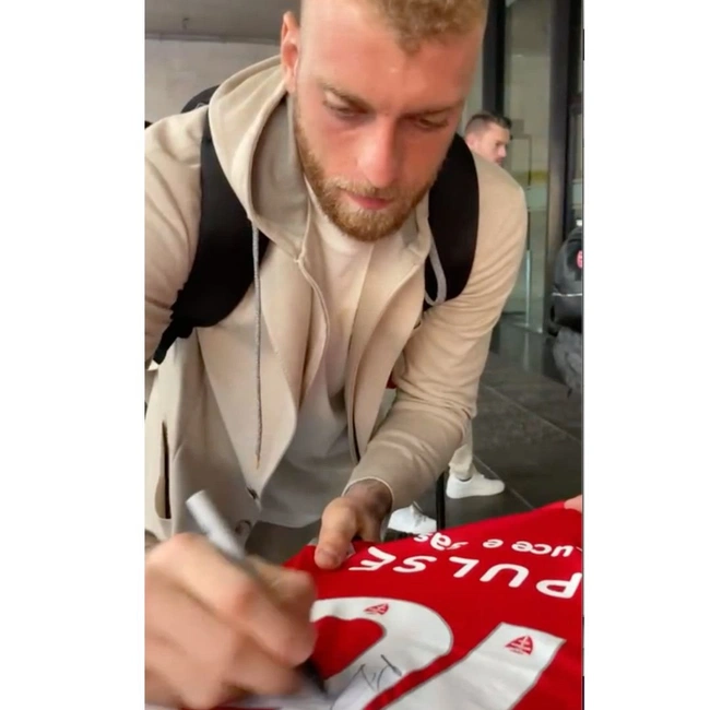 cover image of the auction item