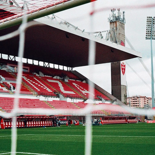 cover image of the auction item