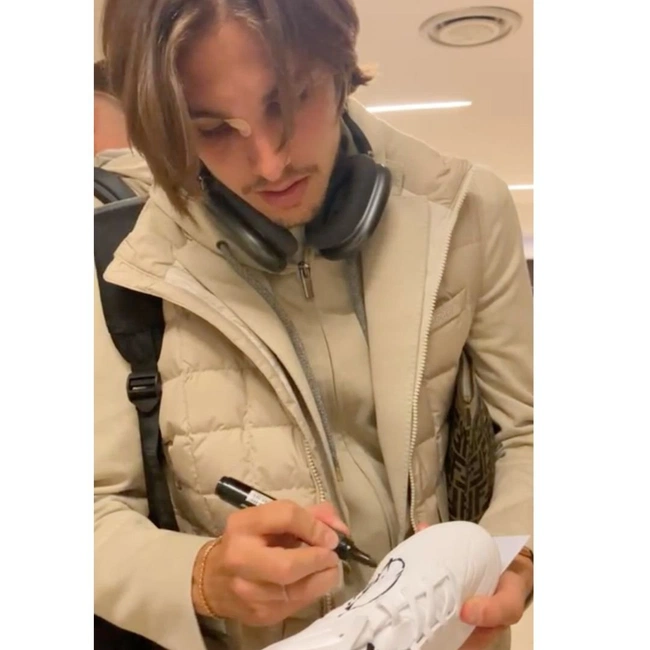 cover image of the auction item