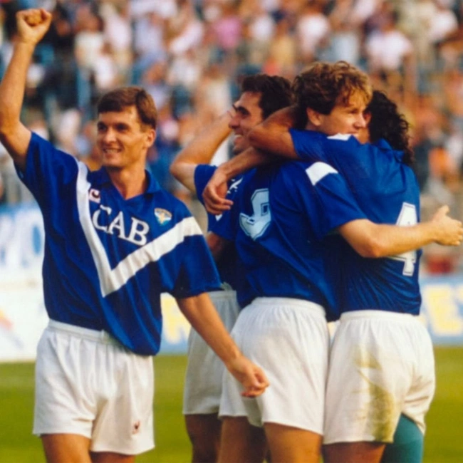 cover image of the auction item