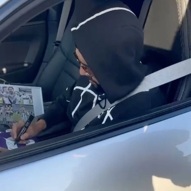 cover image of the auction item